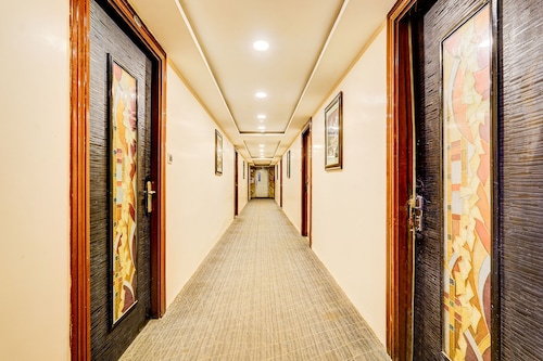 FabHotel New Olive Residency