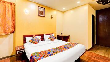 Egyptian cotton sheets, premium bedding, in-room safe, free WiFi