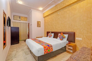 Deluxe Room | Egyptian cotton sheets, premium bedding, in-room safe, free WiFi