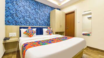 Egyptian cotton sheets, premium bedding, in-room safe, free WiFi