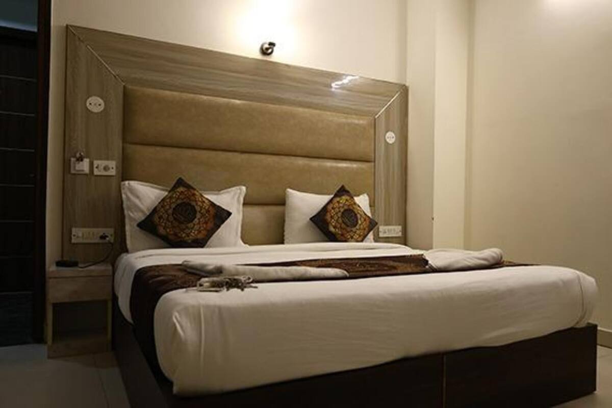 Deluxe Room | Egyptian cotton sheets, premium bedding, in-room safe, free WiFi