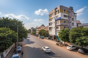 Property entrance - Fabhotel Motisarai (Kolkata)