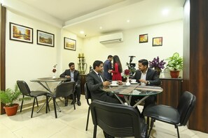 Restaurant - Fabhotel Motisarai (Kolkata)