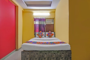Egyptian cotton sheets, premium bedding, in-room safe, free WiFi