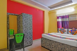 Egyptian cotton sheets, premium bedding, in-room safe, free WiFi