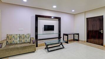 Egyptian cotton sheets, premium bedding, in-room safe, free WiFi