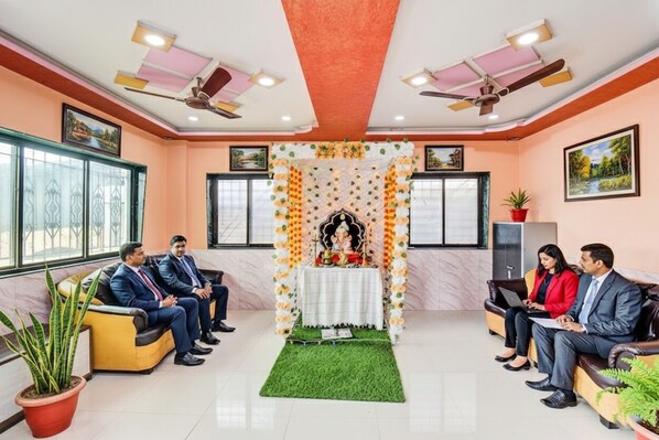 Coin salon dans le hall