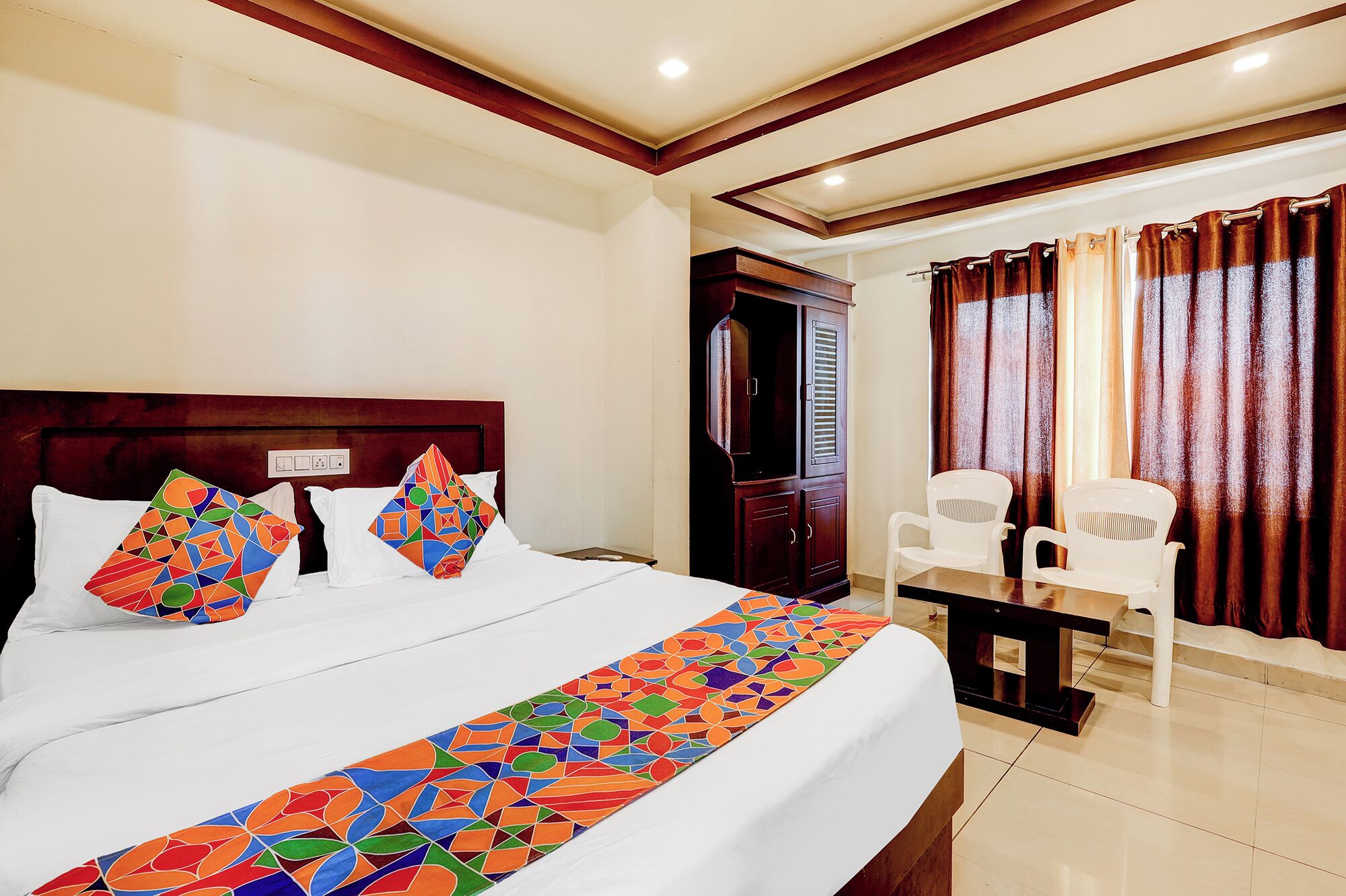 Egyptian cotton sheets, premium bedding, in-room safe, free WiFi