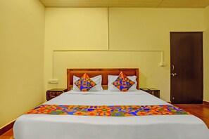 Egyptian cotton sheets, premium bedding, in-room safe, free WiFi - Fabhotel Baga Village Home (Calangute)