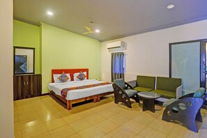 Egyptian cotton sheets, premium bedding, in-room safe, free WiFi - Fabhotel Baga Village Home (Calangute)