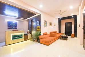 Reception - Fabhotel X Green Tree (Gurugram)