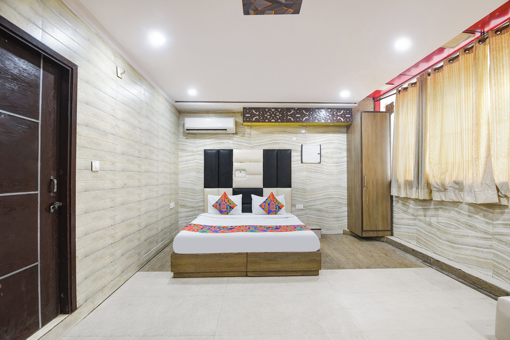 Premium Room | Egyptian cotton sheets, premium bedding, in-room safe, free WiFi