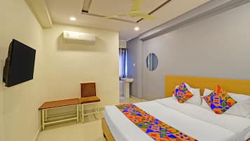 Egyptian cotton sheets, premium bedding, in-room safe, free WiFi