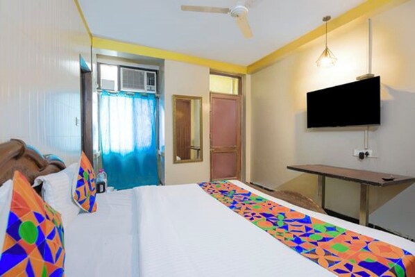 Egyptian cotton sheets, premium bedding, in-room safe, free WiFi