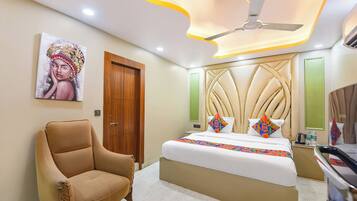 Egyptian cotton sheets, premium bedding, in-room safe, free WiFi