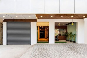 Property entrance - Fabhotel Devara Grand (Hyderabad)