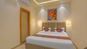 Deluxe Room | Egyptian cotton sheets, premium bedding, in-room safe, free WiFi
