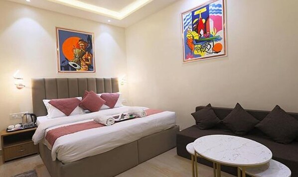 Deluxe Room | Egyptian cotton sheets, premium bedding, in-room safe, free WiFi