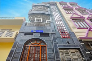 Front of property - Fabhotel The Banaras Inn (Varanasi)