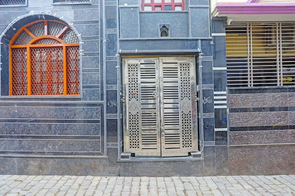 Entrada de la propiedad