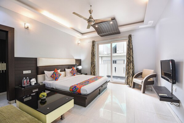 Egyptian cotton sheets, premium bedding, in-room safe, free WiFi