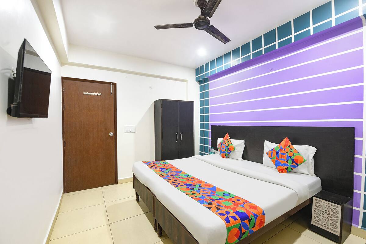 Premium Room | Egyptian cotton sheets, premium bedding, in-room safe, free WiFi