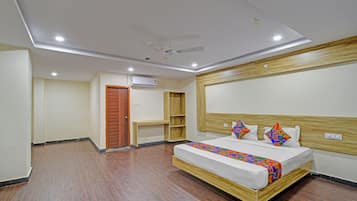 Egyptian cotton sheets, premium bedding, in-room safe, free WiFi