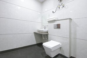 Deluxe Room | Bilik Mandi | Pancuran mandi, hulu semburan mandi hujan 