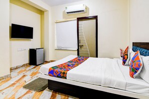 Egyptian cotton sheets, premium bedding, in-room safe, free WiFi