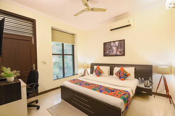 Egyptian cotton sheets, premium bedding, in-room safe, free WiFi