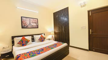 Egyptian cotton sheets, premium bedding, in-room safe, free WiFi