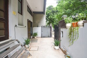 Property entrance - Fabhotel Golf Luxury (Gurugram)