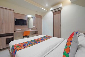 Egyptian cotton sheets, premium bedding, in-room safe, free WiFi