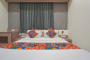 Phòng Deluxe | Bộ trải giường bằng vải cotton Ai Cập, bộ đồ giường cao cấp 