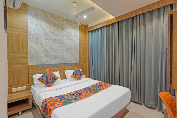 Egyptian cotton sheets, premium bedding, in-room safe, free WiFi