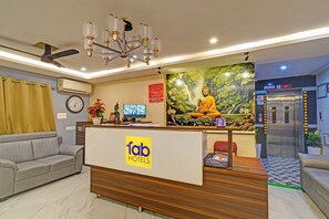 Reception - Fabhotel White House Leo (Hyderabad)