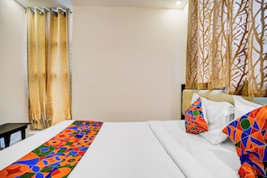Egyptian cotton sheets, premium bedding, in-room safe, free WiFi - Via Royal Regalia Inn - Jayanagar (Bangalore)