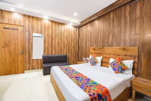 Egyptian cotton sheets, premium bedding, in-room safe, free WiFi