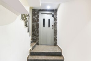 Lift - Fabhotel The Vegas (New Delhi)