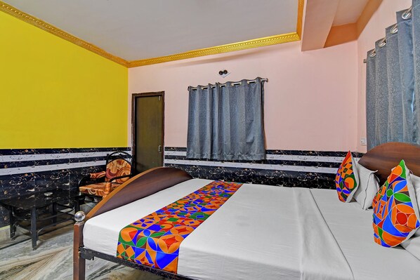 Egyptian cotton sheets, premium bedding, in-room safe, free WiFi