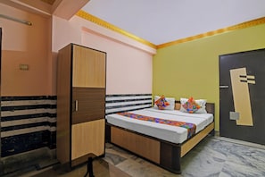 Deluxe Room | Egyptian cotton sheets, premium bedding, in-room safe, free WiFi - Fabhotel Relyef Inn (Barasat)