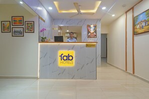 Reception - Fabhotel Rajtilak (Ahmedabad)