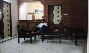 منطقة الجلوس في الردهة