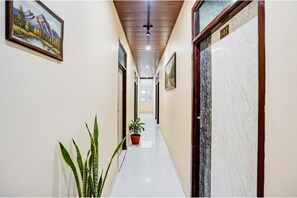 Lobby - Fabhotel Ratraksh (Kanpur)