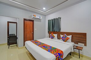 Deluxe kamer | Lakens van Egyptisch katoen, luxe beddengoed, een kluis op de kamer