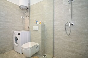Apartment | Bathroom