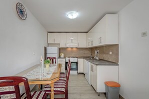 Apartment | Dining room