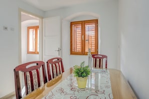 Apartment | Dining room