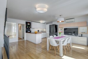 Apartment | Dining room