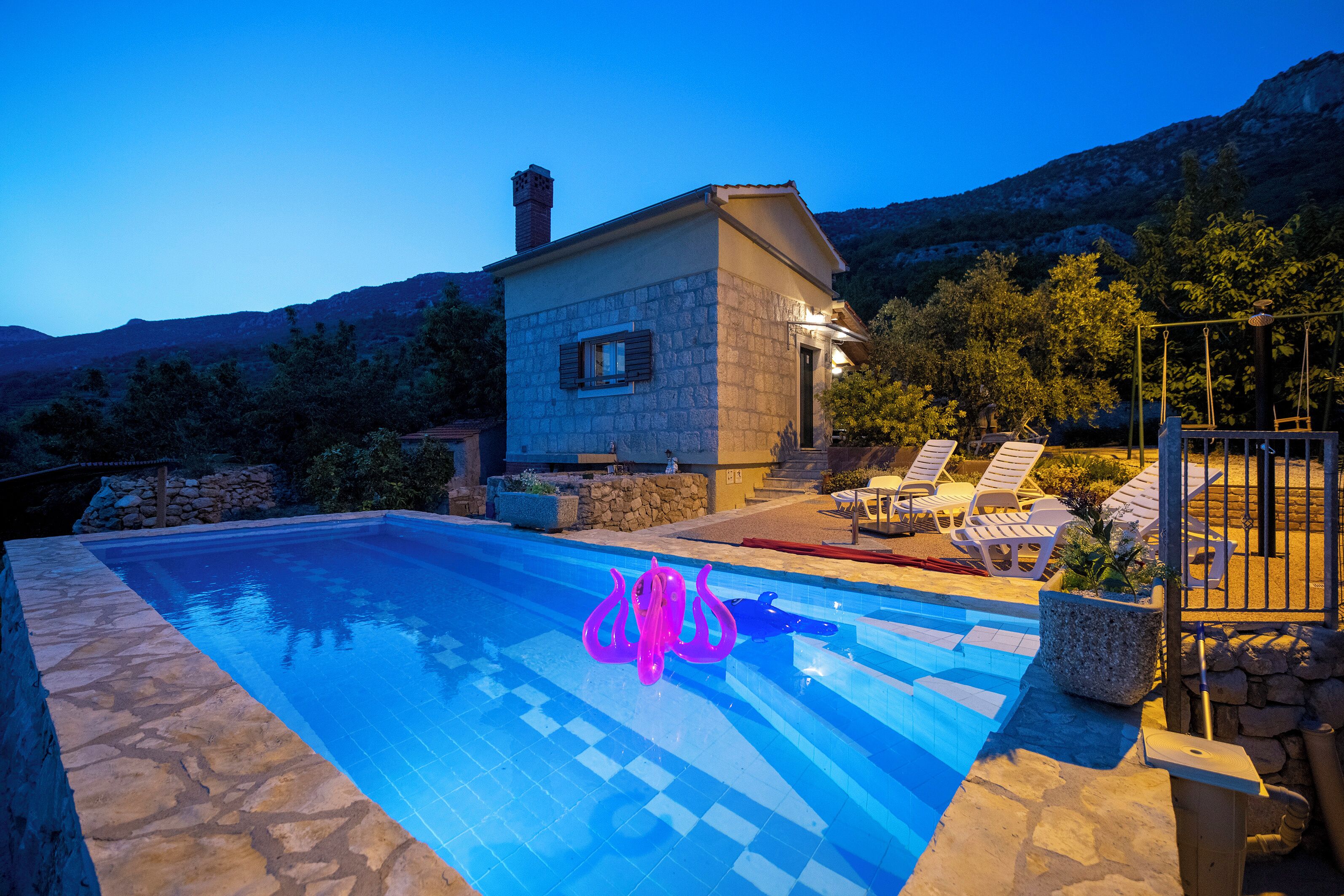 Seasonal outdoor pool